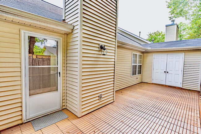 Building Photo - 1403 Wenwood Ct