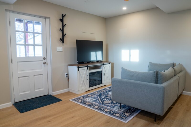 Building Photo - 1400 Northcrest Dr