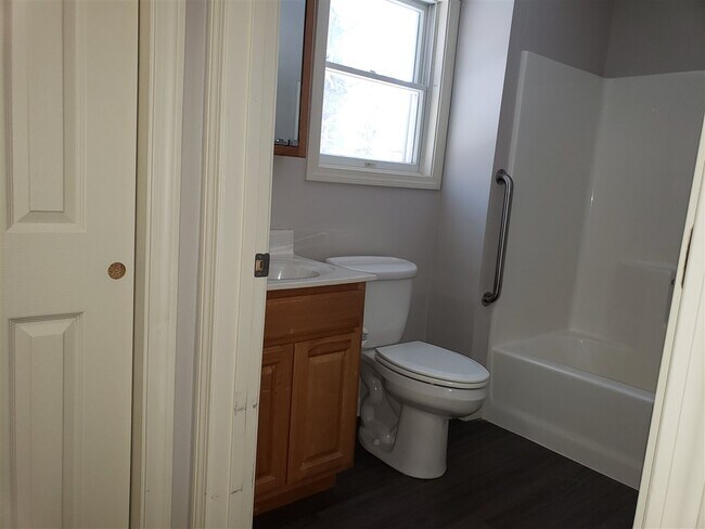 Building Photo - 312A Meetinghouse Way