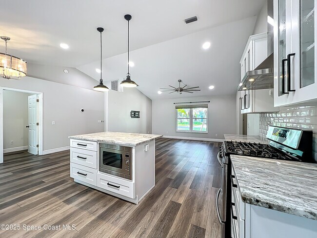 Building Photo - 1342 Richwood Cir