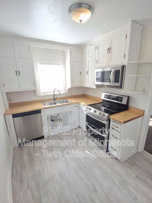 Building Photo - 2632 Toledo Ave S