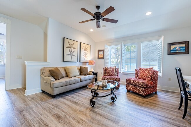 Building Photo - 2442 Bungalo Ln