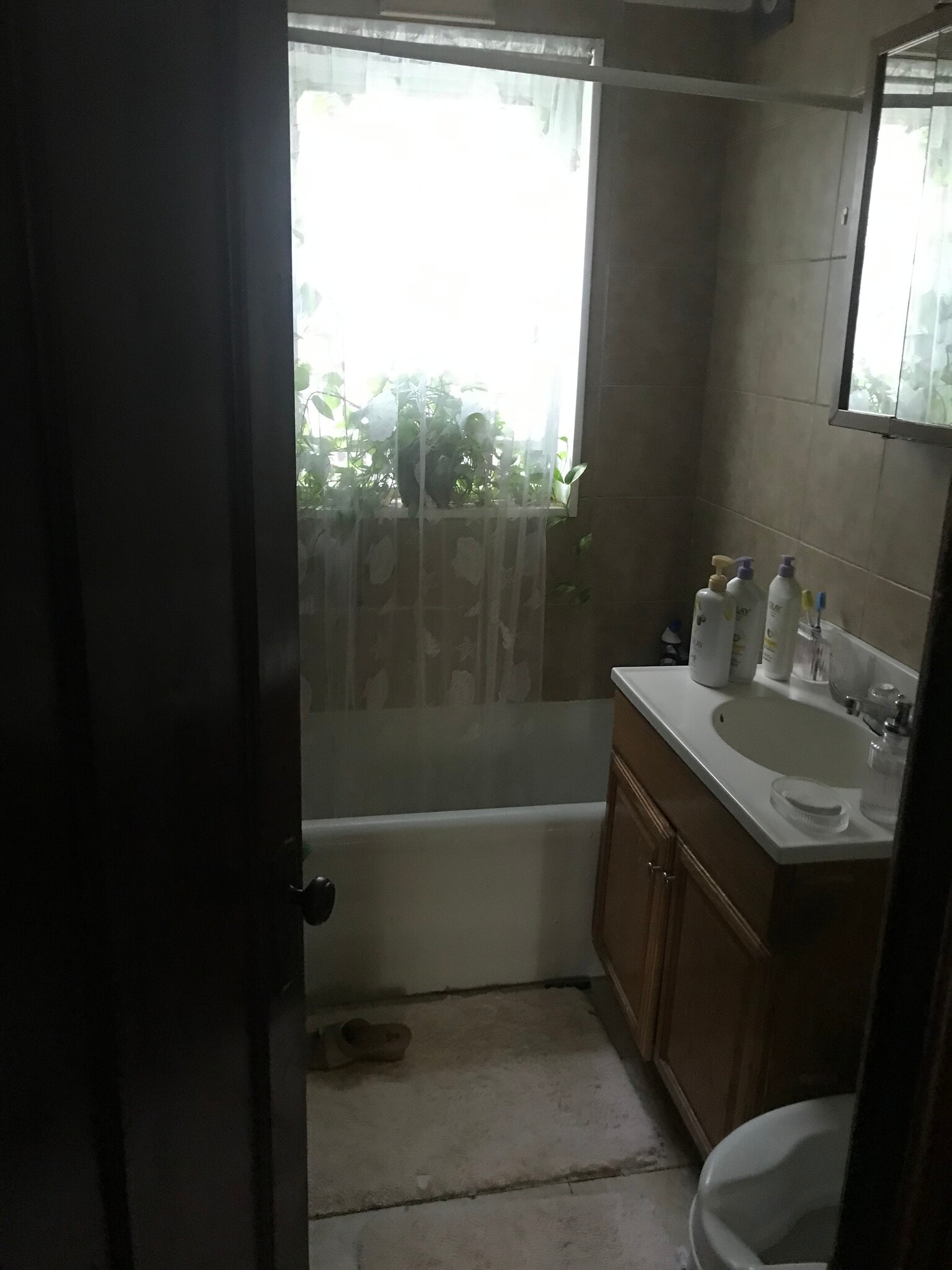 Building Photo - 1475 W 77th St