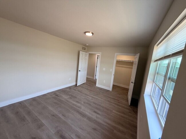 Building Photo - Brand New 3 Bedroom Duplex