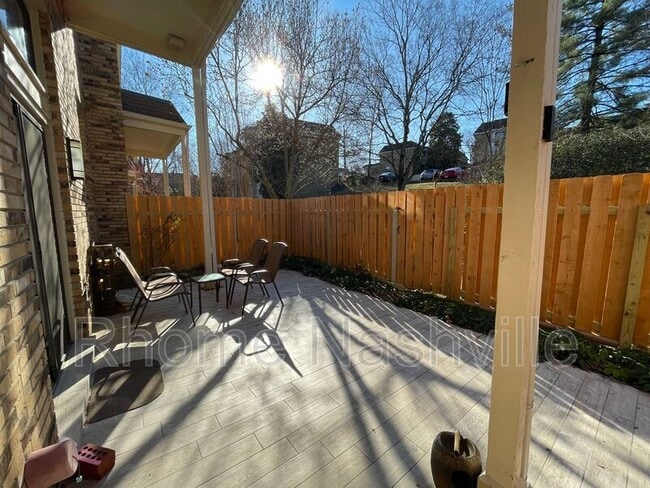 Building Photo - 401 Bowling Ave