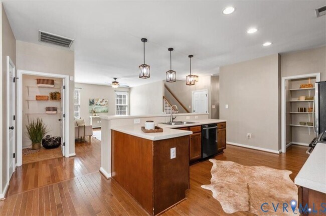 Building Photo - 7319 Vicenzo Dr