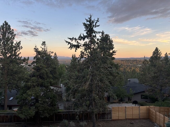 Building Photo - Light-Filled Bend Split-Level with Mountain Views & Flexible Space