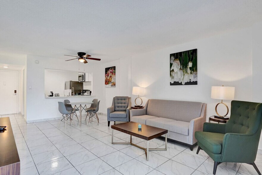 Building Photo - 777 NW 155th Ln