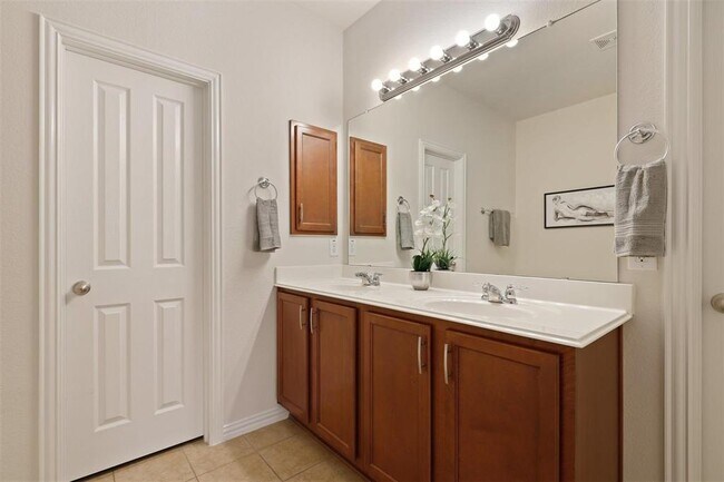 Building Photo - 115 Bird Creek Dr