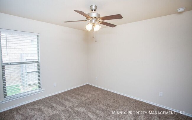 Building Photo - 14211 Vernon Ave