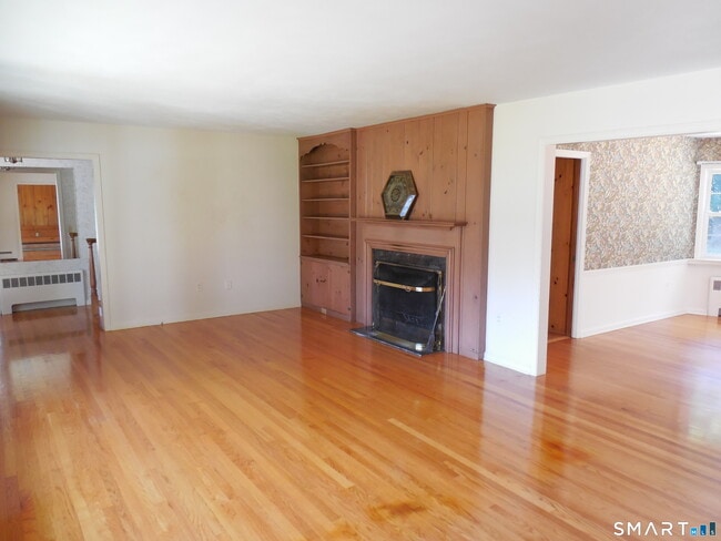 Building Photo - 16 Shorelands Dr