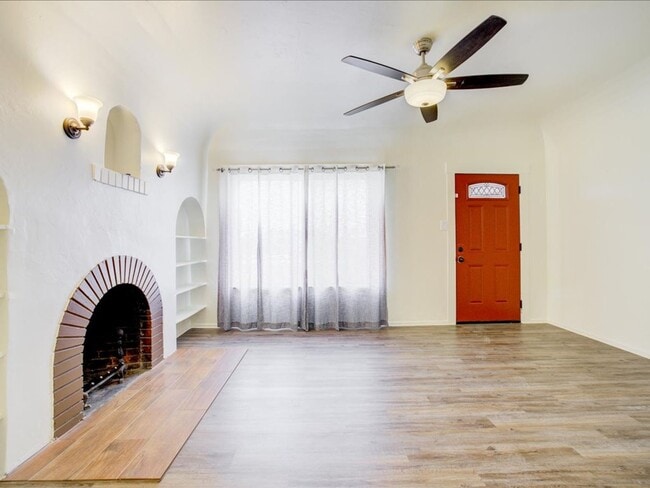 Building Photo - Cozy & Stylish 2-Bedroom Home with Spacious Backyard!  WATER, TRASH AND SEWER INCLUDED!!!!!