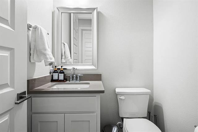 Building Photo - 804 War Admiral Dr