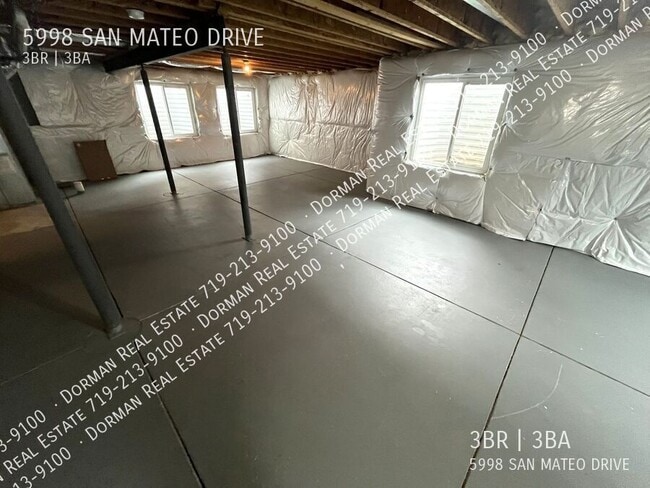 Building Photo - 5998 San Mateo Dr