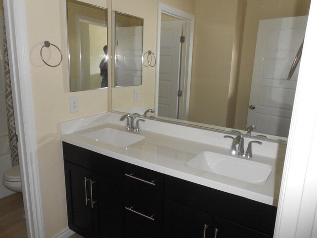 Building Photo - Beautiful Spacious Home in Henderson