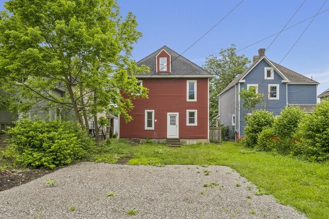 Building Photo - 118 Dakota Ave