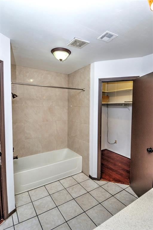 Building Photo - 6500 Luckenbach Ln