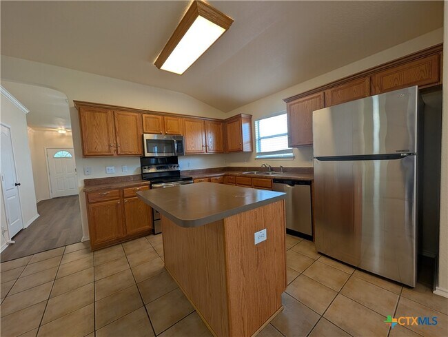 Building Photo - 268 Goliad Dr
