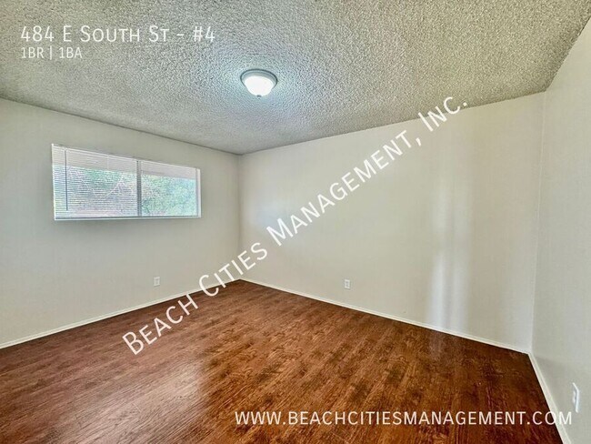 Building Photo - 484 E South St