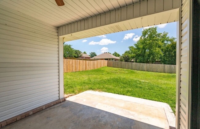 Building Photo - 2708 Azure Hills Dr