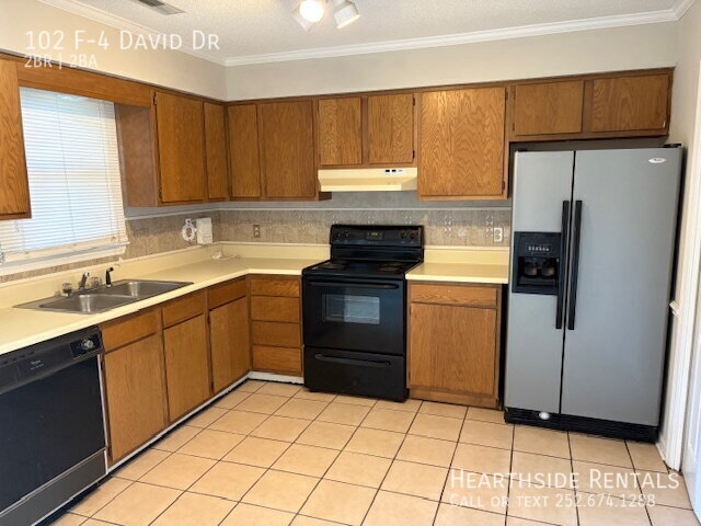Building Photo - 4-F-4 David Dr