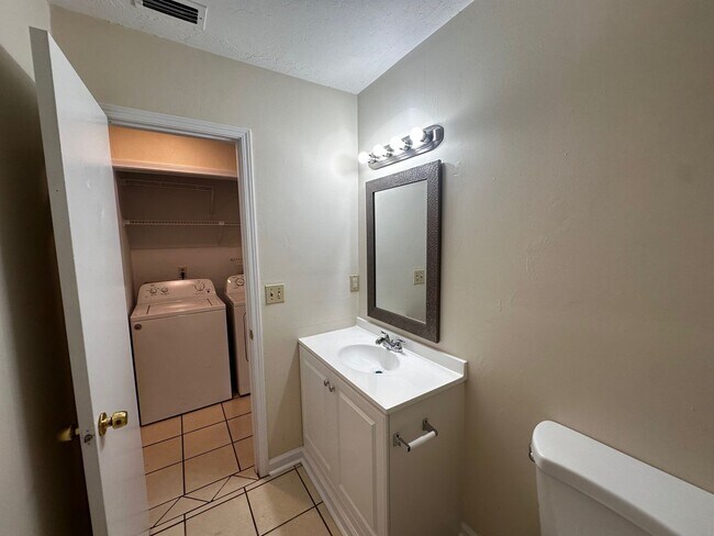Building Photo - 218-G White Drive @ Cedar Pines-Move In Ready