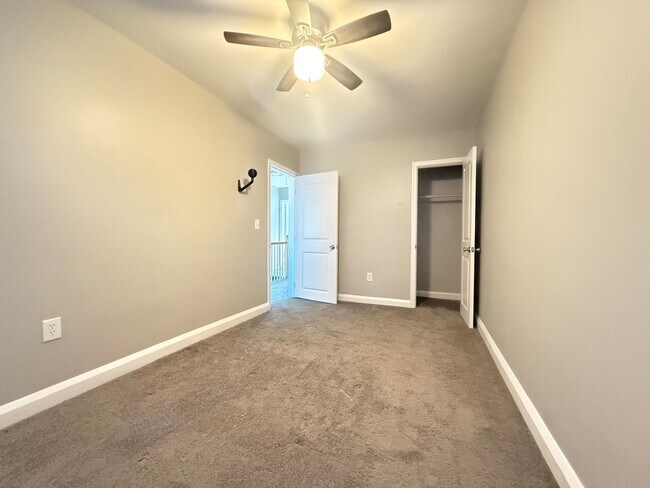 Building Photo - Three Bedroom home in Dundalk