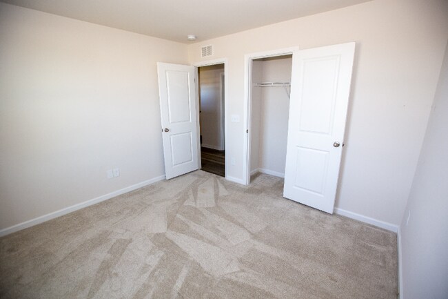 Building Photo - 209 Creighton Ridge Dr