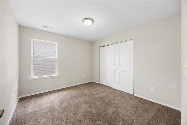 Building Photo - 5600 Yorkwood Dr