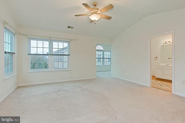 Building Photo - 20748 Hollow Falls Terrace
