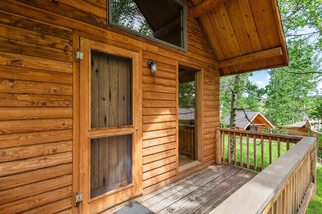 Building Photo - 10570 Rammell Mountain Rd