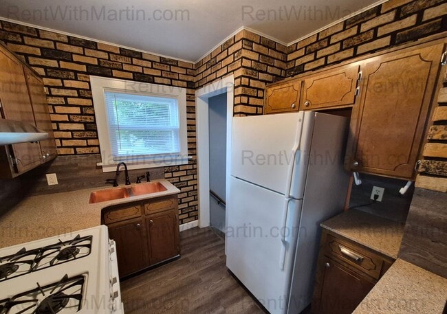 Building Photo - 1212 Forest Ave