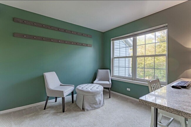 Building Photo - 160 Crescent Ln