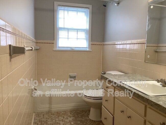 Building Photo - 2551 Glenmary Ave