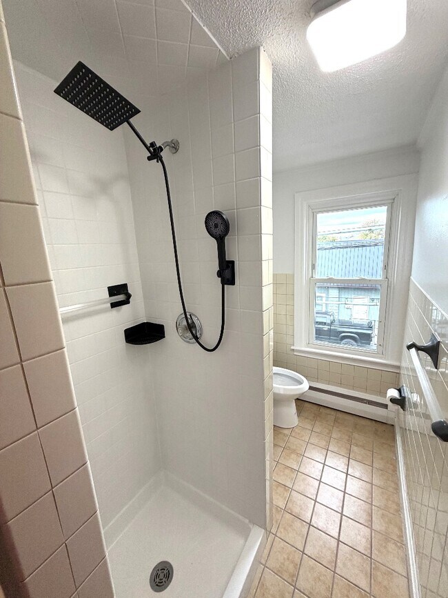 Building Photo - 607 Salem Ave