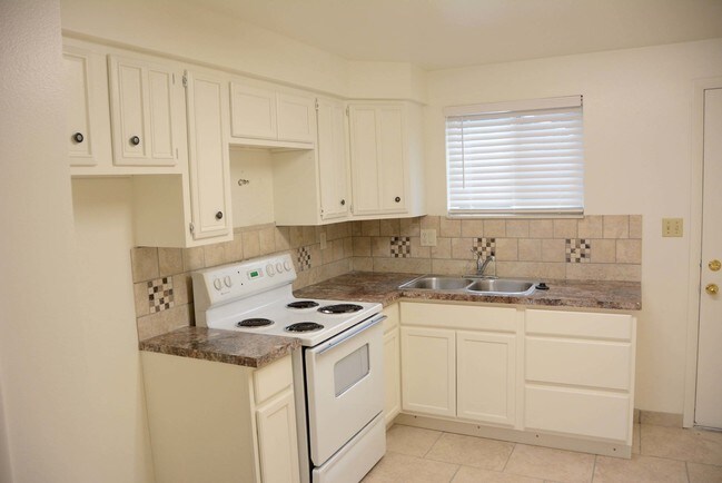 Building Photo - 1127 E 960 S