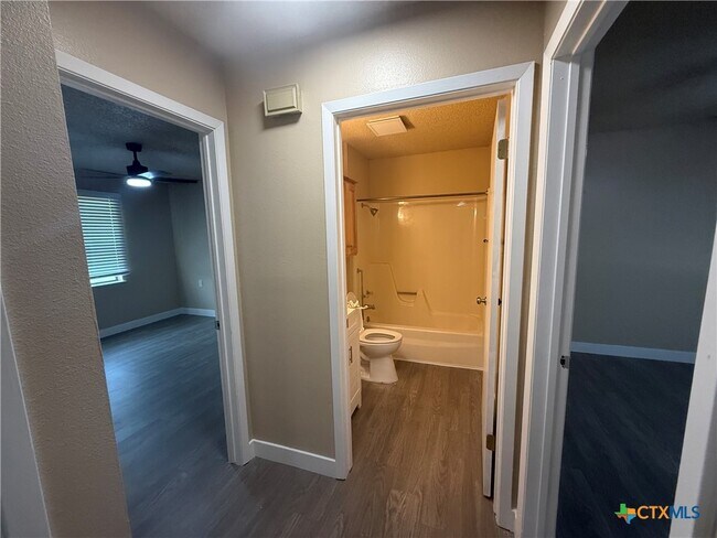 Building Photo - 200 Olsens Acres