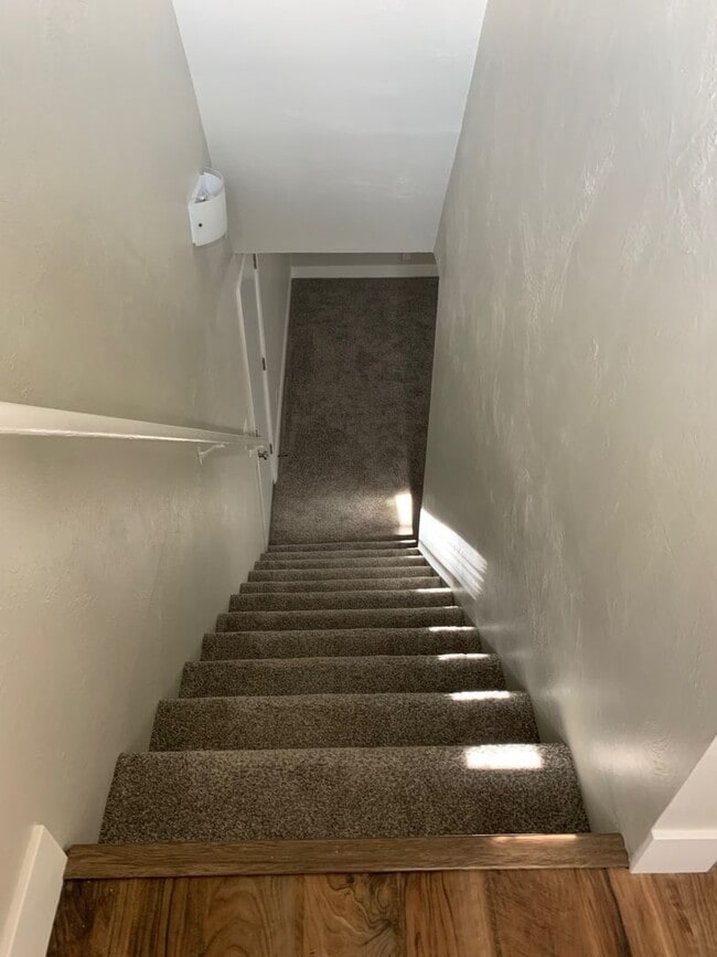 Building Photo - Beautiful 4 Bedroom 3 Bathroom Home in Wes...