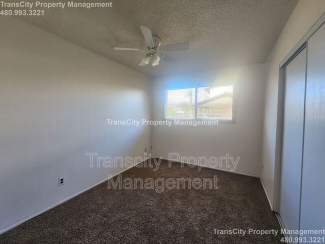 Building Photo - 128 E Ellis Dr
