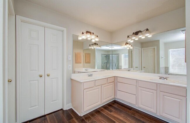 Building Photo - 2210 Waters Edge Ln