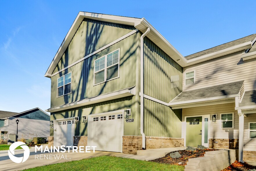 Building Photo - 2069 Paddle Wheel Dr