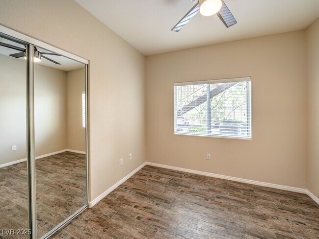 Building Photo - 2291 W Horizon Ridge Pkwy