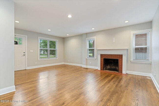 Building Photo - 121 N Hubbards Ln