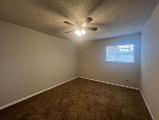 Building Photo - 6517 Dunn Dr