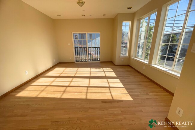 Building Photo - Spacious & Sunlit 5-Bedroom Retreat in the...