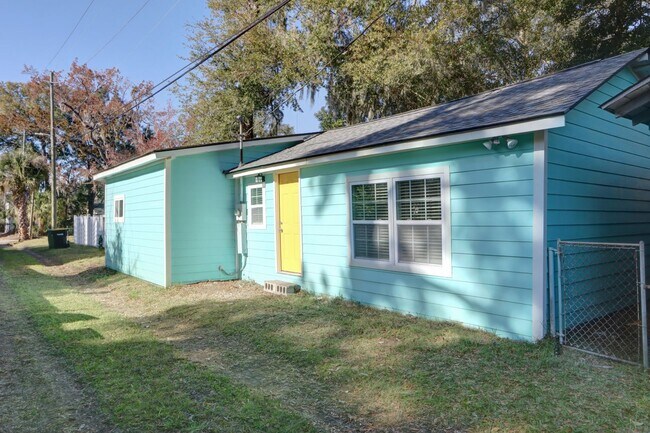 Building Photo - 2109 E 36th St