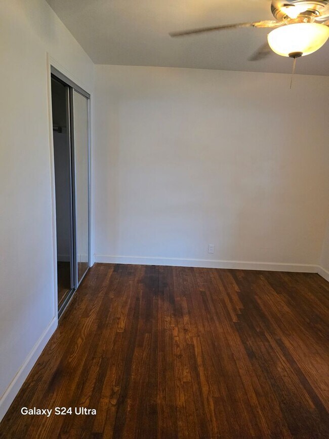 Building Photo - 2101 Caseyville Ave