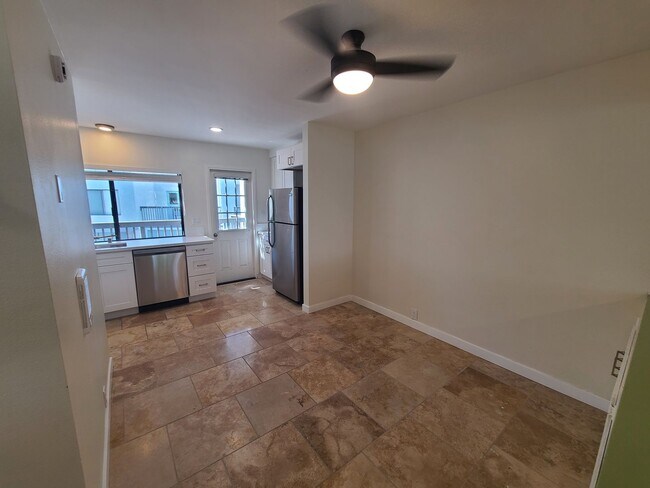 Building Photo - Spacious and remodeled 2 Bed 2.5 baths in ...