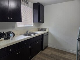 Building Photo - 23 Ponce de Leon Ave