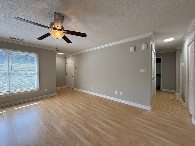 Building Photo - Spacious Two Bedroom, 2nd Floor Condo with...